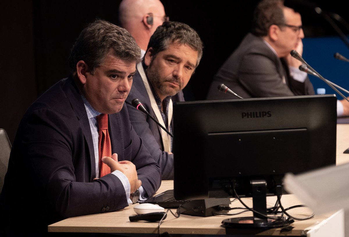 APHuelva's tweet photo. Concluyen las @APHSostenible. El #PuertodeHuelva muestra su compromiso con el #MedioAmbiente y Gestión Portuaria, siendo referente y pionero en organizar un evento de esta temática en el sector portuario, que ha contado con 200 profesionales del sector portuario y medioambiental https://t.co/aQS2GrLn1D