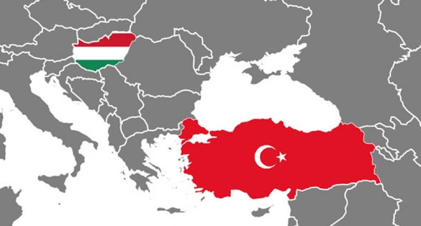 mustafayigitt's tweet photo. Avrupa Birliği Türkiye'ye karşı karar almak istedi. Macaristan "her ülke kendi sınırlarını savunabilir" diyerek bu kararı veto etti.
Macaristan dost ve kardeş ülke❤️
Hungary is a friendly and brotherly country❤️
#BarışPınarıHarekati #Macaristan #Hungary https://t.co/IosIENFvqY