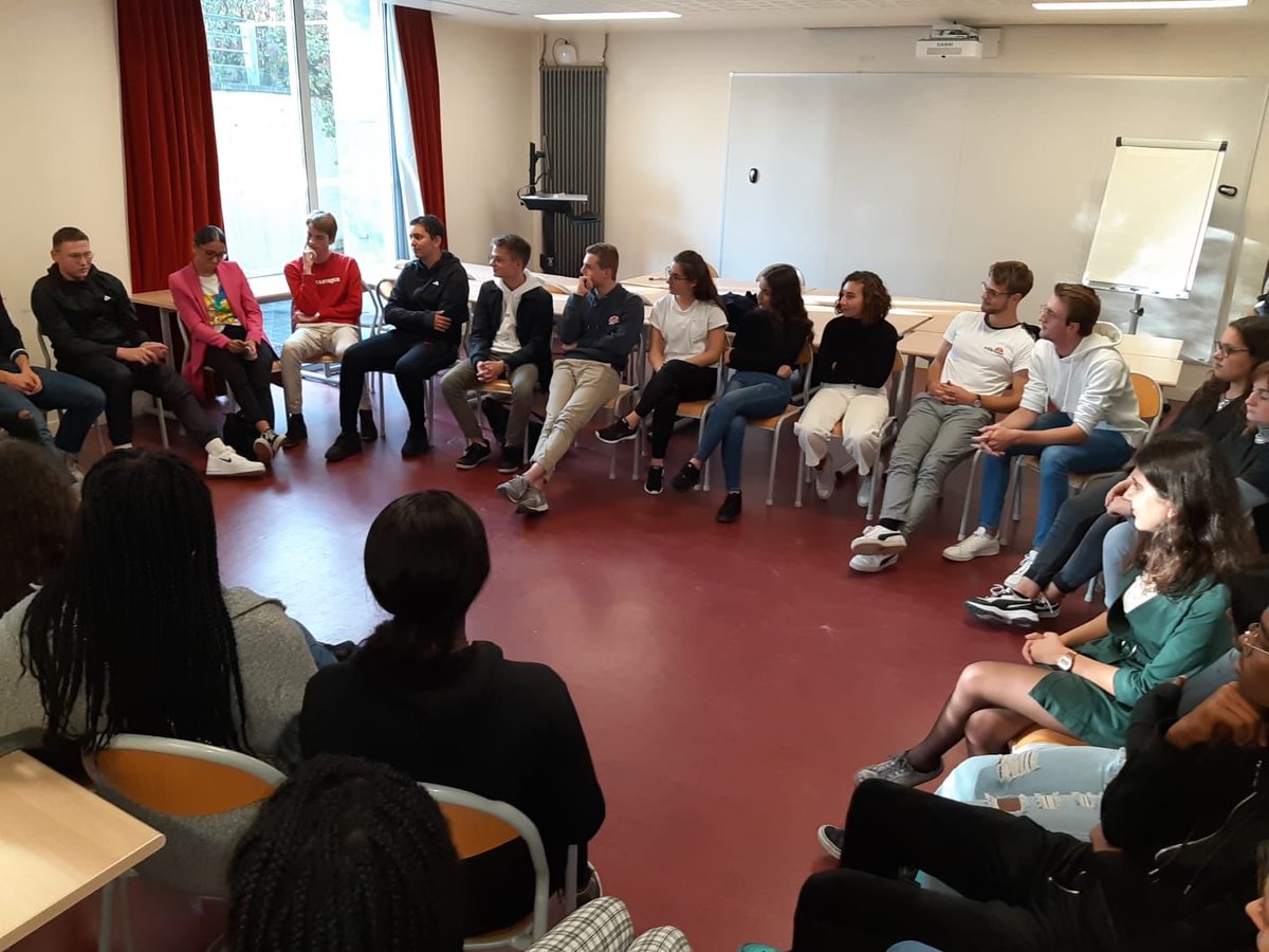 Lancement des programmes #PREPHEC et PACE avec plus d’une centaine de lycéens, accompagnés par nos étudiants <a href="/HECParisMasters/">HEC Paris Masters</a> pour des séances d’ice-breaking. En savoir plus sur la Mission #EgalitéDesChances d’HEC Paris👉🏼 hec.edu/fr/en-bref/ega…
