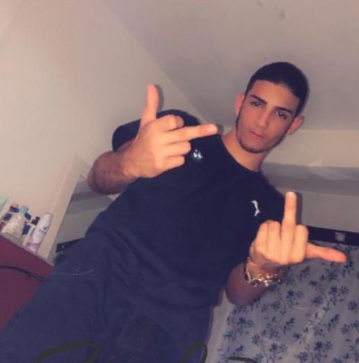 MatheusNH4's tweet photo. Corre menor, se não ninguém vai correr por você, cresce menor, a vida te ensina e tu tem que aprender. 🏃😎🖕🏻 https://t.co/7CsbSah9gJ