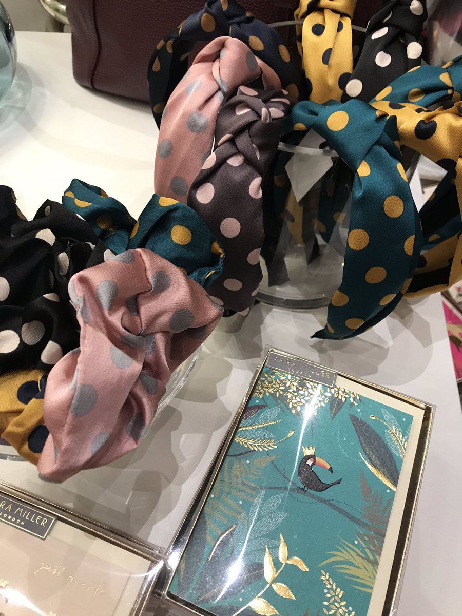 TheSaturdayBoy1's tweet photo. Delighted with our fab new range of hair accessories - selling so fast I may not have any left to sell on Saturday!  #saturdayboy #retail #Nottinghill #lippinteriors #lippgoss #hollandpark # https://t.co/4twUGubYaA