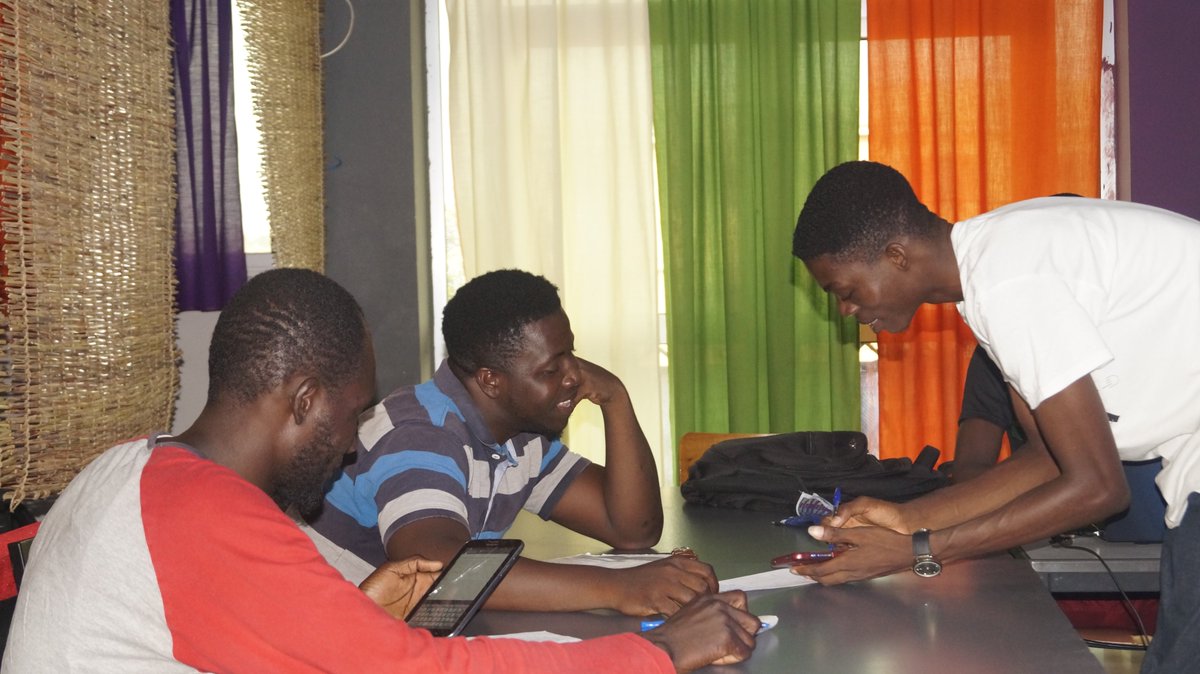 GodsloveADY's tweet photo. I've been at @HopinAcademy for a one week design bootcamp in Tamale. I took the participants through principles of design , user experience and user interface design.We designed our interfaces with @figmadesign .
#DesignBootcampTamale #uxdesign #UI
cc: @figmaafrica @uxghana https://t.co/Gat6ba9UiC
