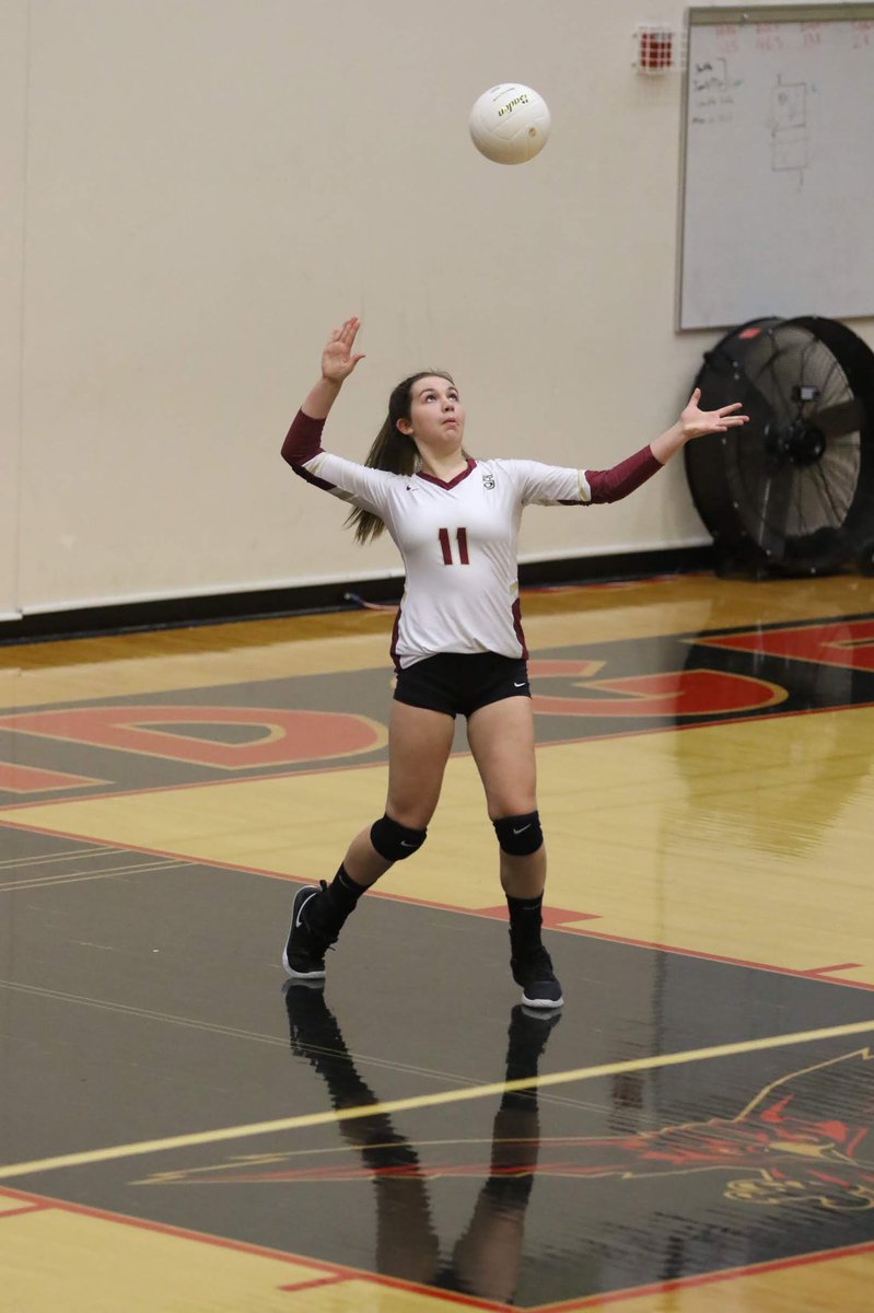 SRHSsquawk's tweet image. Some flicks from varsity volleyball’s matchup against Jesuit. #GoHawks