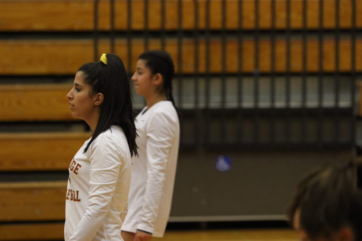 SRHSsquawk's tweet image. Some flicks from varsity volleyball’s matchup against Jesuit. #GoHawks