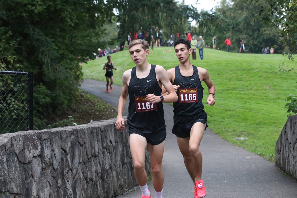 SRHSsquawk's tweet image. 🏃‍♂️🏃‍♂️#GoHawks