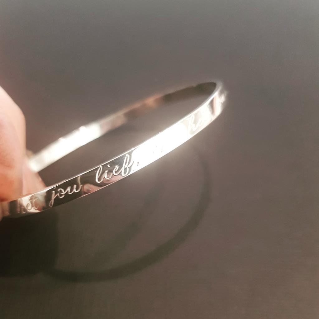 hellothula's tweet image. Hand engraved handmade sterling silver bangle.. we can engrave lyrics.. names.. dates.. GPS co-ordinates. facebook.com/hellothula