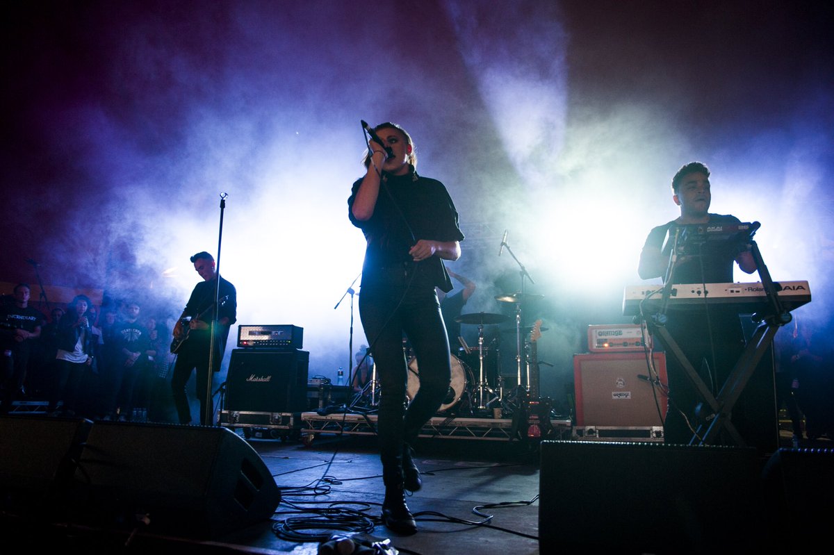 dvilypvris's tweet photo. PVRIS x Reading Festival 2015

📸: Sarah Louise Bennett https://t.co/GvM1N0cRPj