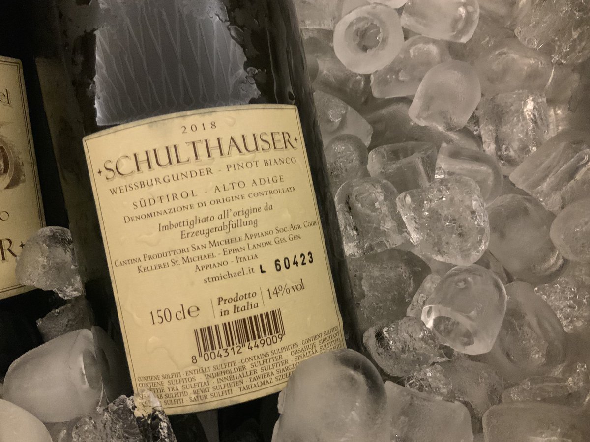 Andrea_Radic's tweet photo. Amici #winelovers questa sera direttamente dalla anteprima di #Appius di cantina San Michele Appiano. Il consiglio è per il loro #Schulthauser 2018 che carattere, fatto di sensazioni ed emozioni https://t.co/e6LSkTZ3KD