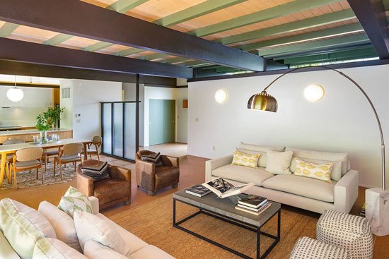 WowHauser's tweet image. A thing of absolute beauty. This Calvin Straub midcentury modern house in Pasadena, California is restored and now up for sale. bit.ly/33knXXI