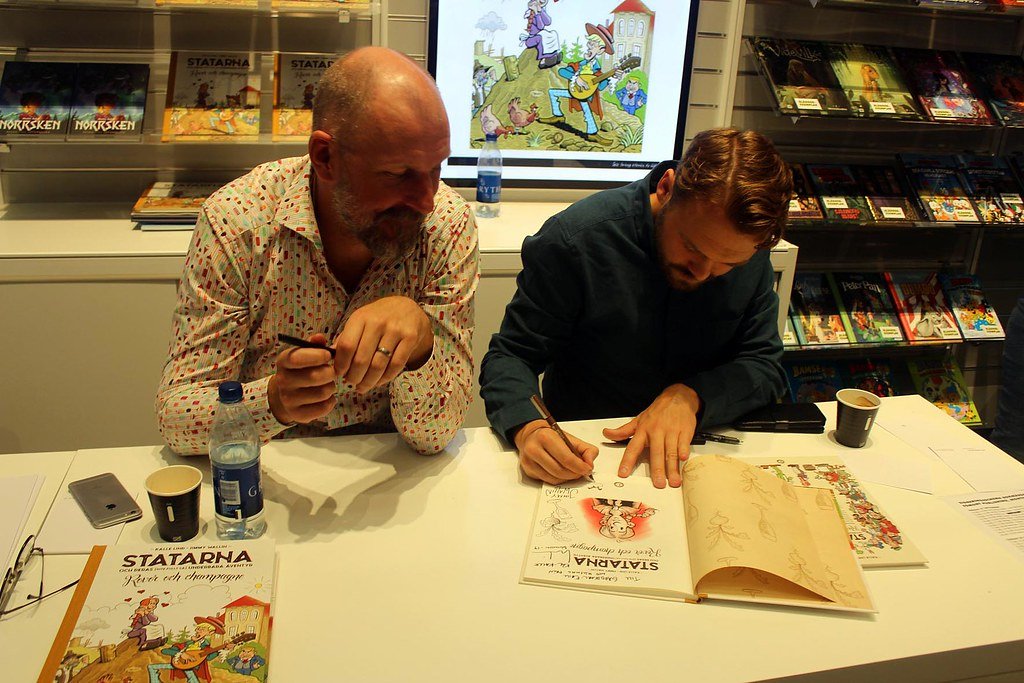 Caltex_98's tweet photo. Nu har jag lagt upp några bilder av min upplevelse från #bokmässan2019 på https://t.co/2fSn2h4nyn. / Some pictures from my visit to the Gothenburg Book Fair two weeks ago. #comics #serier #bokmässan #Statarna https://t.co/6ywnoTGFlF https://t.co/jMS120bpSS