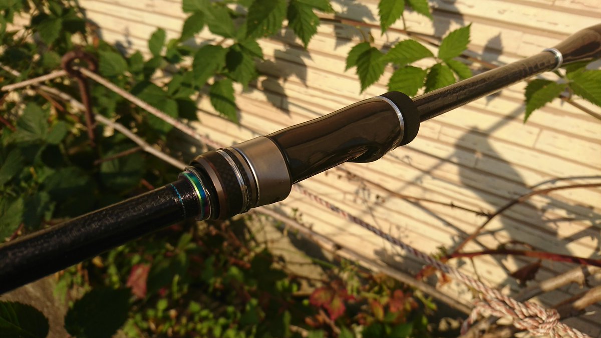 どんちゃん T2のエギングガイドセットから変更 バットをリバースガイドに ティップはkttgからc Imsgへ6個 ガイドスレッド巻きは寝てしまうので助かるしカーボン好きにはたまらない Rodbuilding ロッドビルド エギング