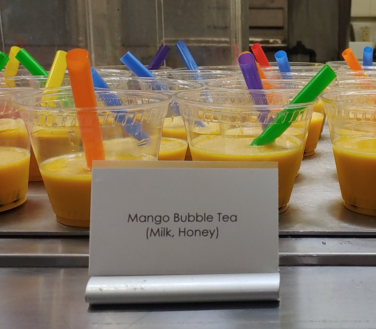 Flik_at_EF's tweet photo. Today at lunch we had bubble tea. Mango tea and 🍓 tea 😋 yummy
#bubbletea #flikisfun #flikisgreatfood #eatshareconnect
@EF_Academy @FLIKhospitality @FlikISDining https://t.co/QqupGH0wTd