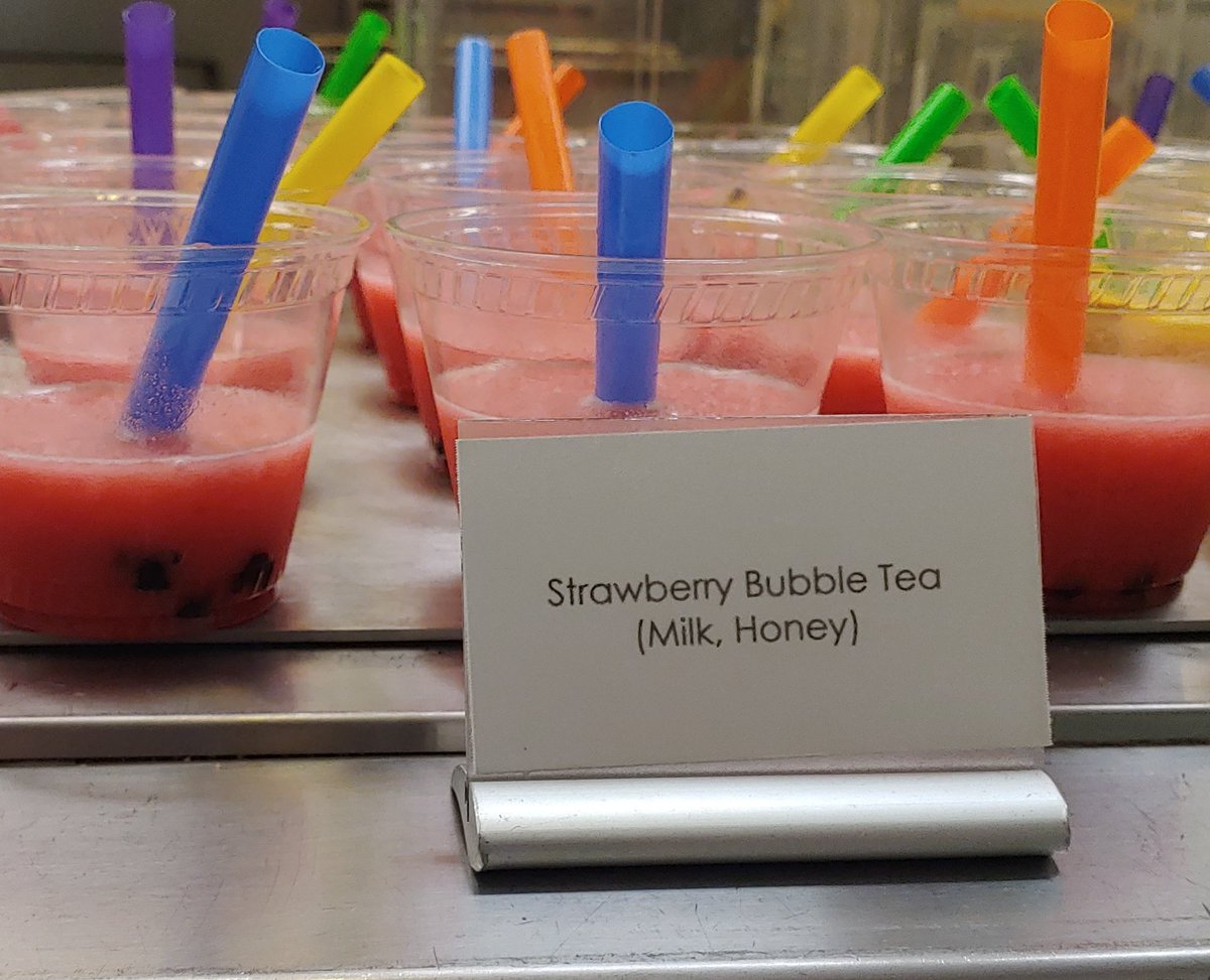 Flik_at_EF's tweet photo. Today at lunch we had bubble tea. Mango tea and 🍓 tea 😋 yummy
#bubbletea #flikisfun #flikisgreatfood #eatshareconnect
@EF_Academy @FLIKhospitality @FlikISDining https://t.co/QqupGH0wTd