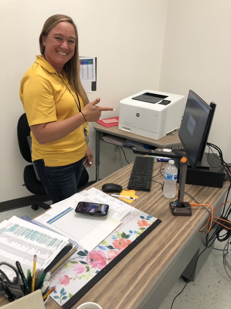 kimahickl's tweet photo. Stephanie Roberts leading her 5th grade team in how to utilize Google Classroom @BCISD #believeinbcisd #technologyinclassroom #teacherleader https://t.co/QbP5U6lL4L