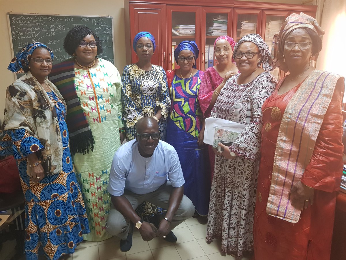 POuagaPF's tweet photo. La directrice de L'UCPO était en #Guinée le 08 Octobre pour discuter avec les responsables du Ministère de la Santé, les points focaux, les PTFs et les OSCs, sur les priorités et les opportunités du pays dans le domaine de la #PF et les actions de plaidoyer à mener, entre autres. https://t.co/ZjvDC71D9l