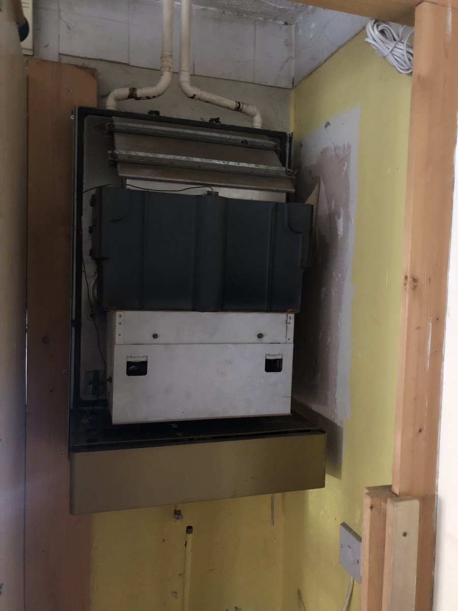 SJH241's tweet photo. Old glowworm space saver out and nice new Ideal Vogue max 32kw in with @googlenest and @WolseleyUK  nice new TRV’s @IdealBoilers @ideal_ian @Paulsmithideal @BoilerfitNW @Sterling4Gas https://t.co/UylArgoAYz