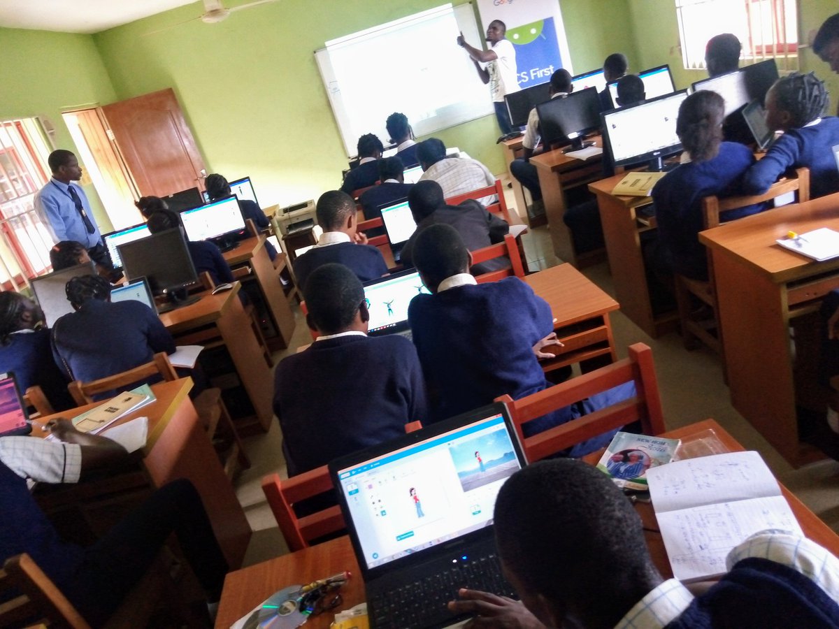 yorubamerlin_'s tweet photo. Amazing #CSfirst classes today at pacific academy akure and fiwasaye girls grammar school akure.
#CSfirst #CSfirstNG #TeklybyCurators https://t.co/67k2Bm4JmR