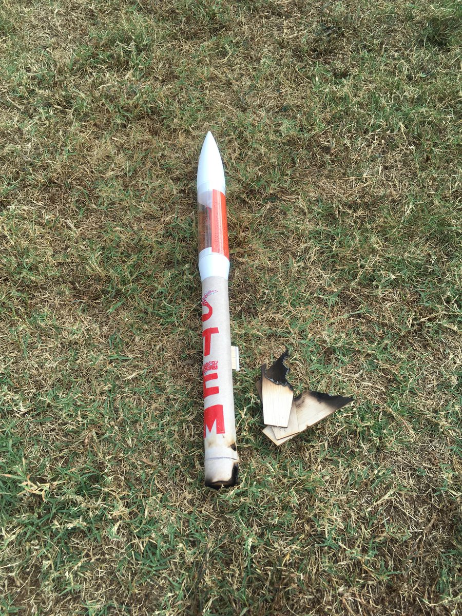 VaughanStemLab's tweet photo. Ready to launch, then crashed and burned...literally. #PBLSpaceIA #CCSDGoForSpace https://t.co/cinfcUdIDh