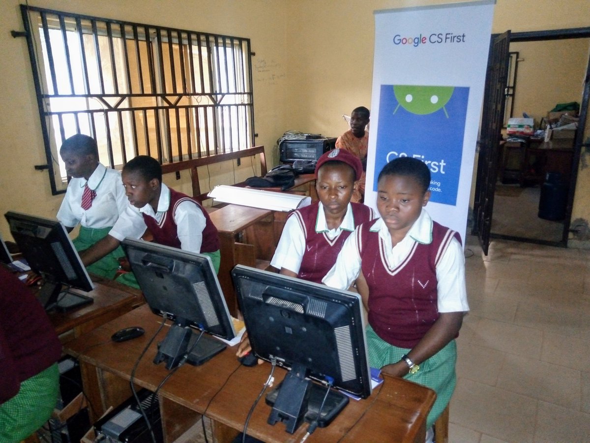 yorubamerlin_'s tweet photo. Amazing #CSfirst classes today at pacific academy akure and fiwasaye girls grammar school akure.
#CSfirst #CSfirstNG #TeklybyCurators https://t.co/67k2Bm4JmR