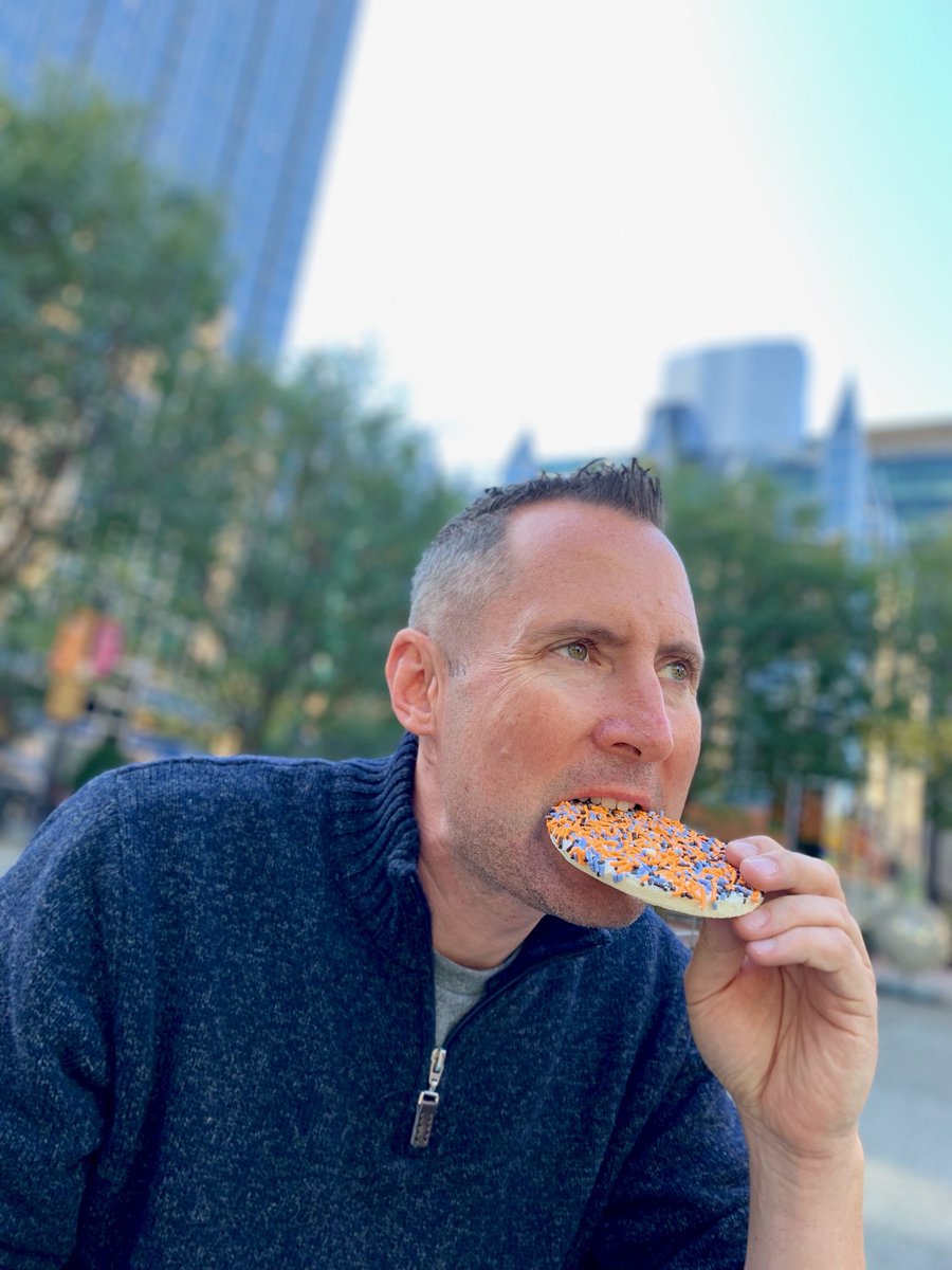 quick stop for a treat at <a href="/prantlsbakery/">Prantl's Bakery</a>  and enjoying in Market Square