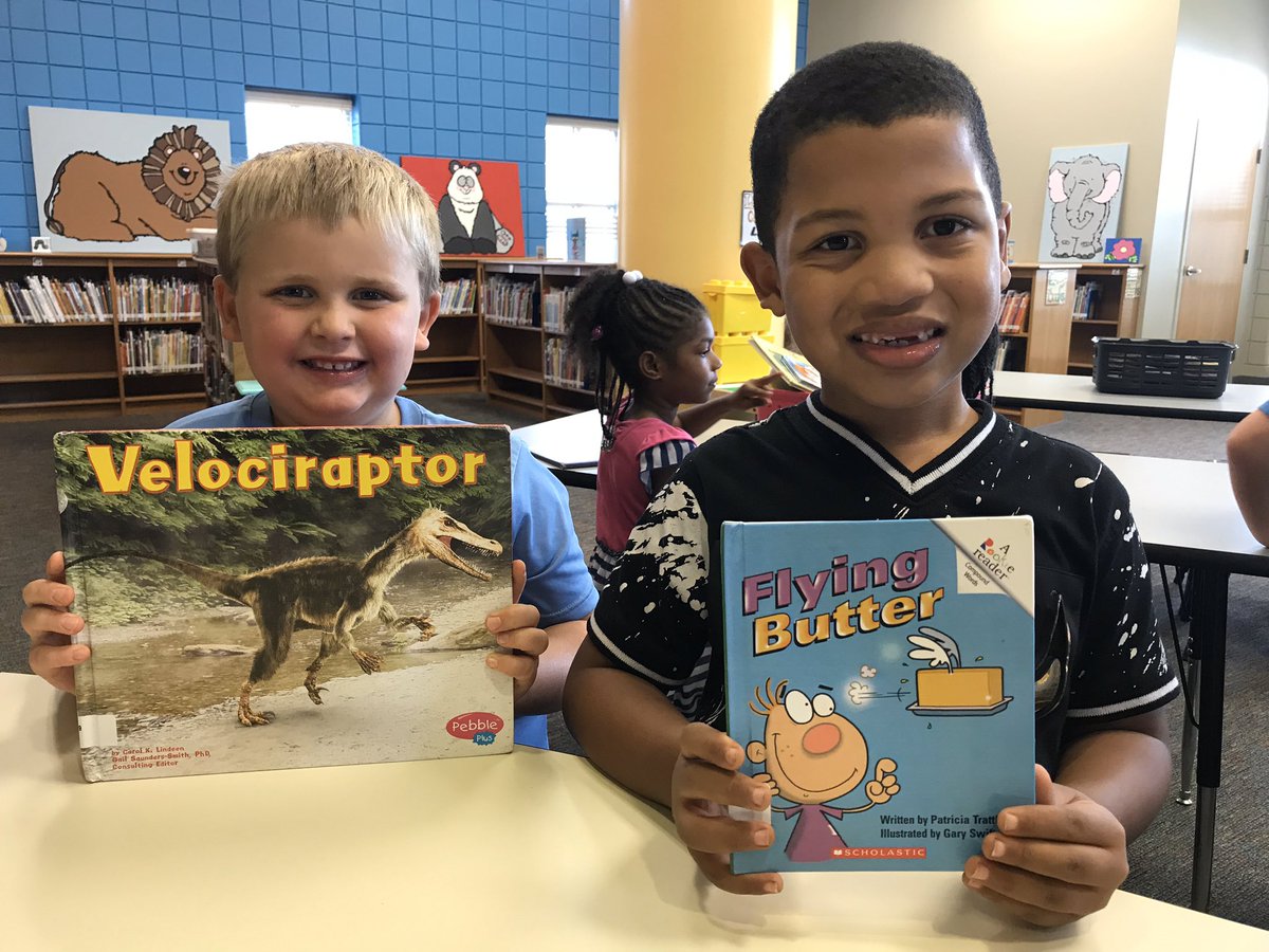 EEECLibrary's tweet photo. Last week was our first week checking out books at EEEC ❤️📚 always an exciting week in the library! #kindercats #eeec @EEECEnterprise https://t.co/GhCSrYhzBu