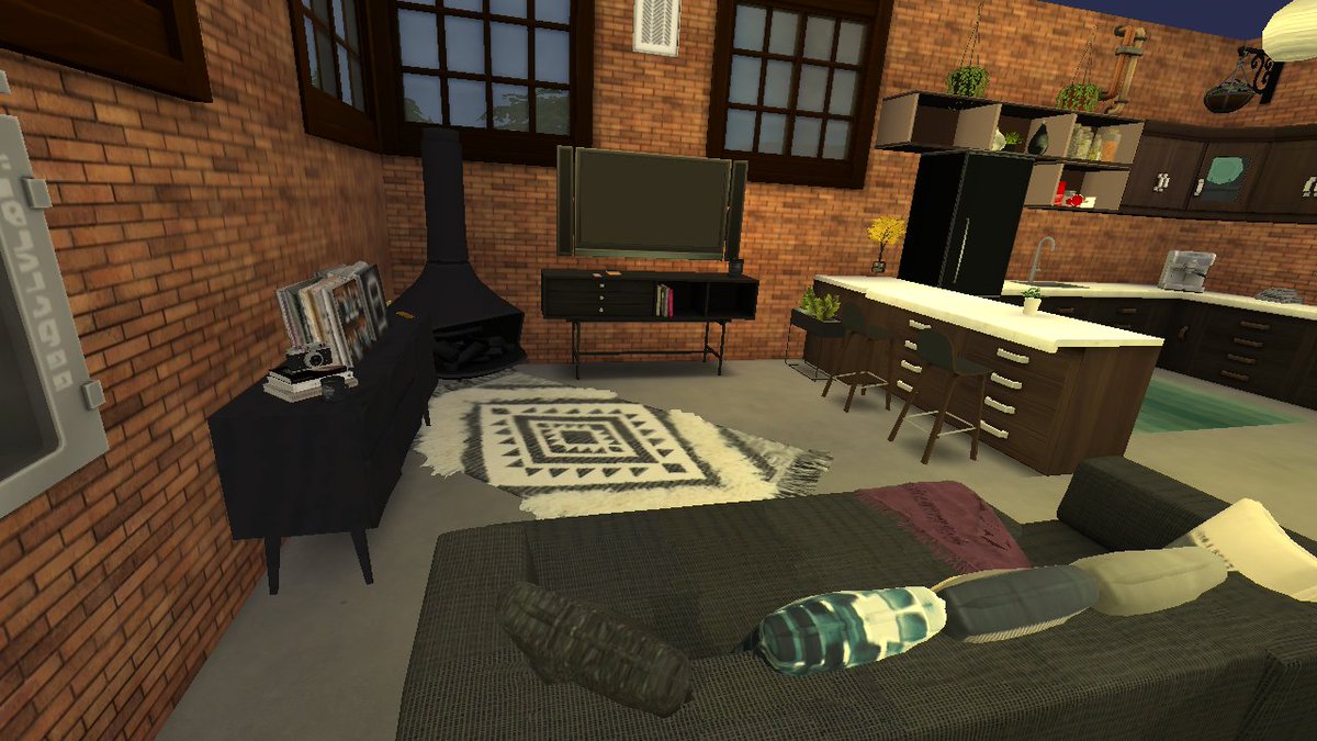 kolsonnear's tweet image. I just spent like 18 hours trying to find bad batch files and I'm finally back up and running and look my most recent build its fuckin dope 😩🙌 #Sims4 #modernbuild #industrialdesign