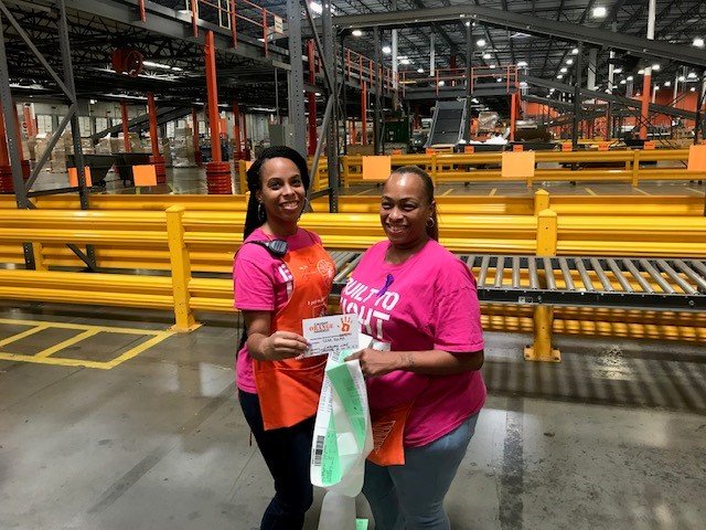 APRon_Rood's tweet photo. Safe Associates found around every corner in Dallas RDC 5023. #COH #SafetyFirst #SCAPchat #DallasPride https://t.co/0dBLVjb3Vw