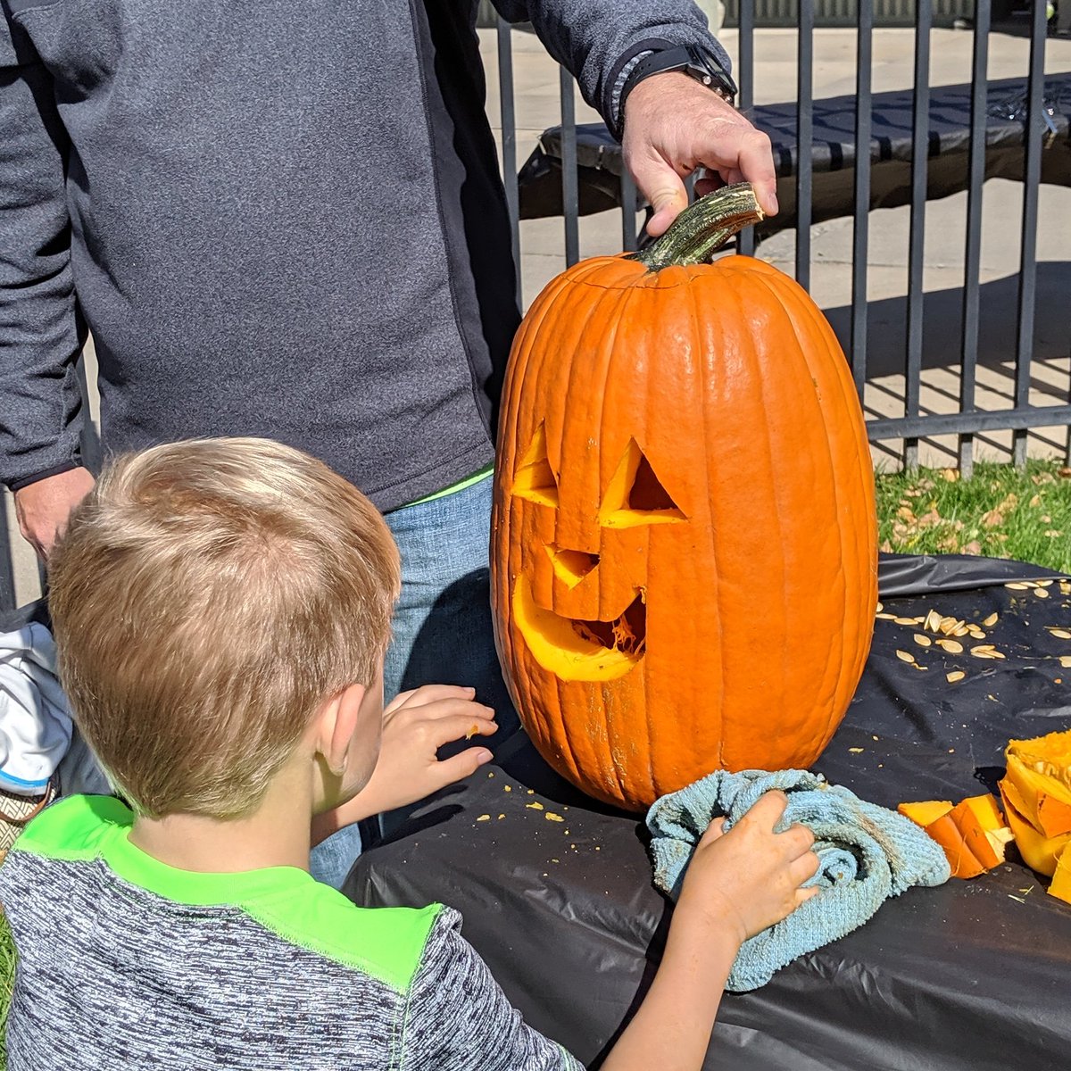 GreeleyCC's tweet photo. Sure is feeling like fall here in Greeley 🎃 who's ready for that snowstorm?
#fall #autumn #coloradofall #greeleycountryclub #greeleycolorado #northerncolorado #nocostyle #noco #pumpkinpatch #pumpkincarving https://t.co/CdRy7t24fv