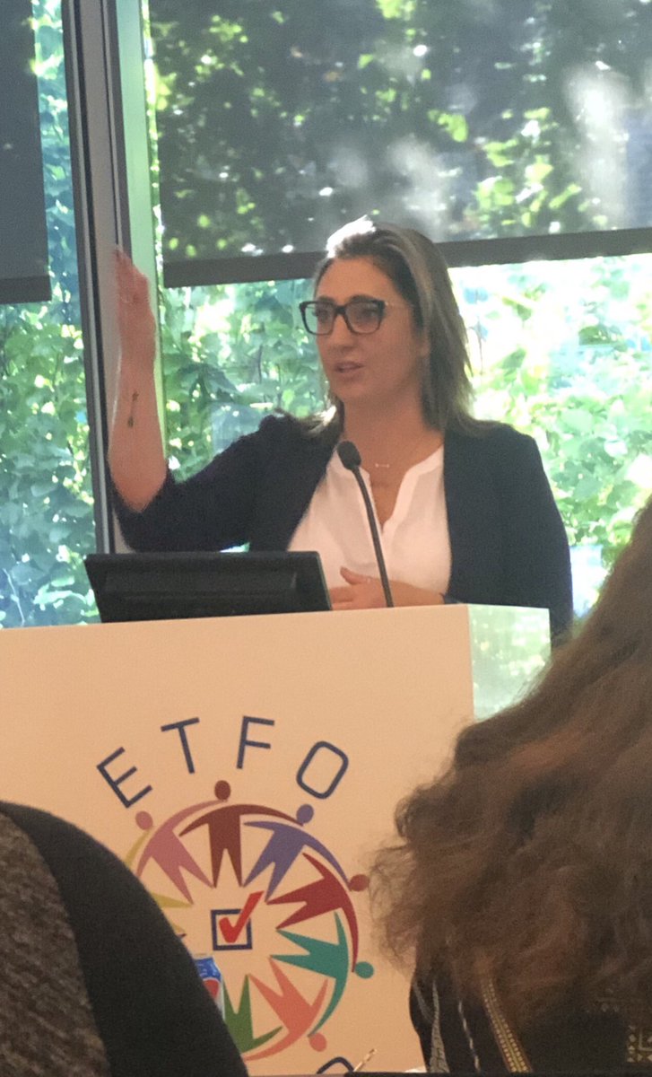 tboo_411's tweet photo. Laura Walton, President of CUPE Ontario School Board Council of Unions- speaks to #ETFO leaders. Standing ovation from us- thanks from her for our support.  #notsellingout #CutsHurtsKids https://t.co/S2SvLEQumq