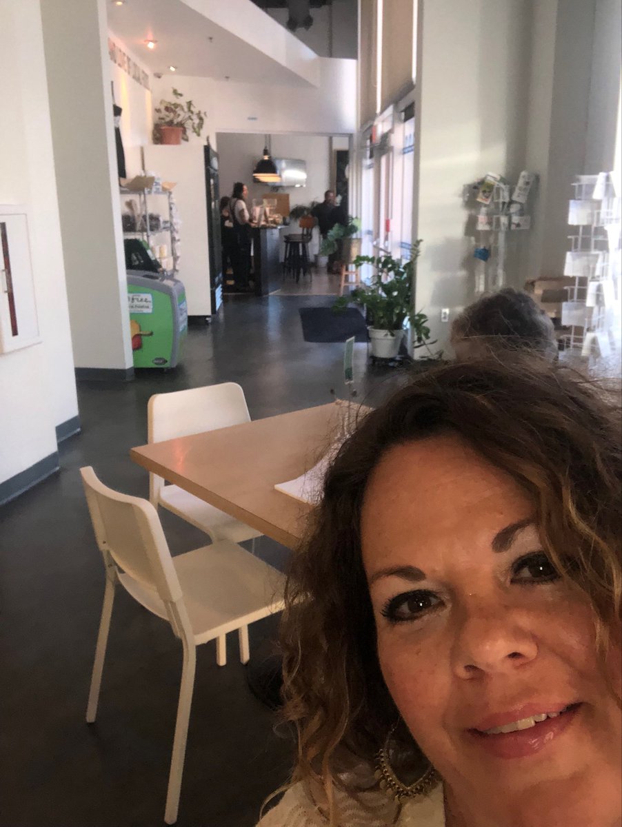 ZoeOteroMartin1's tweet photo. Great things going on at Three Sisters Kitchen including the great cafe/breakfast! #ThreeSistersKitchen #Entrepreneurship #smallbusiness https://t.co/bSWdR4aMrz