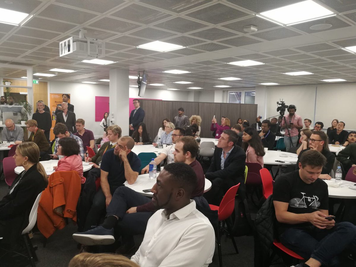 moorewis's tweet photo. The inaugural #LSBUDigital event ⁦@LSBU_BUS⁩ is standing room only.Sold out! Great to see so many different members of our LSBU community here learning and experiencing AR and VR first hand.The future is now ⁦@LSBU_BUS⁩.
#future #AR #VR #Digital https://t.co/7IcPQAtj6t