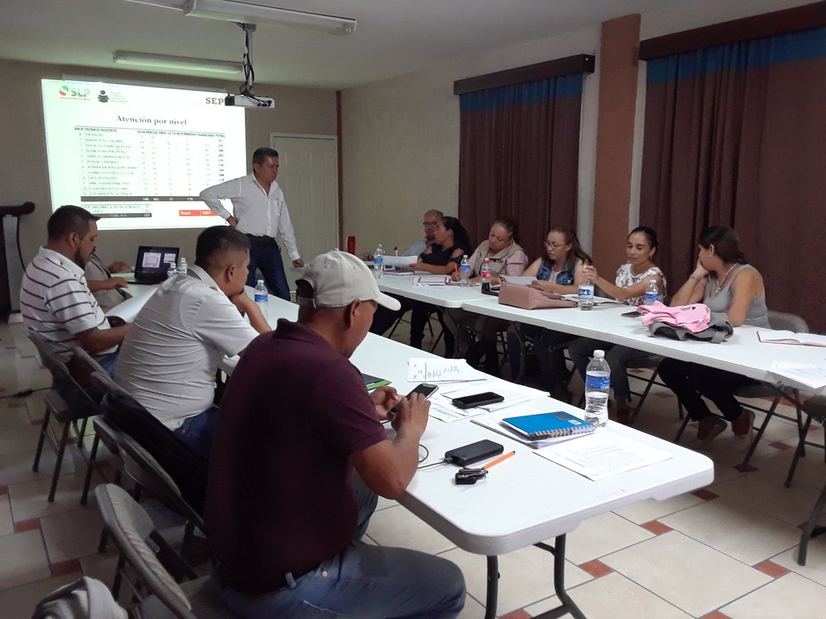IEEASLP_cerrito's tweet photo. Se llevó acabo la Reunion de Balance Operativa de Técnicos Docentes, al igual que la Reunión de Enlaces del Programa Emergente del Alfabetización  (PEA) 
Coordinacion de Zona 2404
Septiembre 2019 https://t.co/fjyz5ie4d3