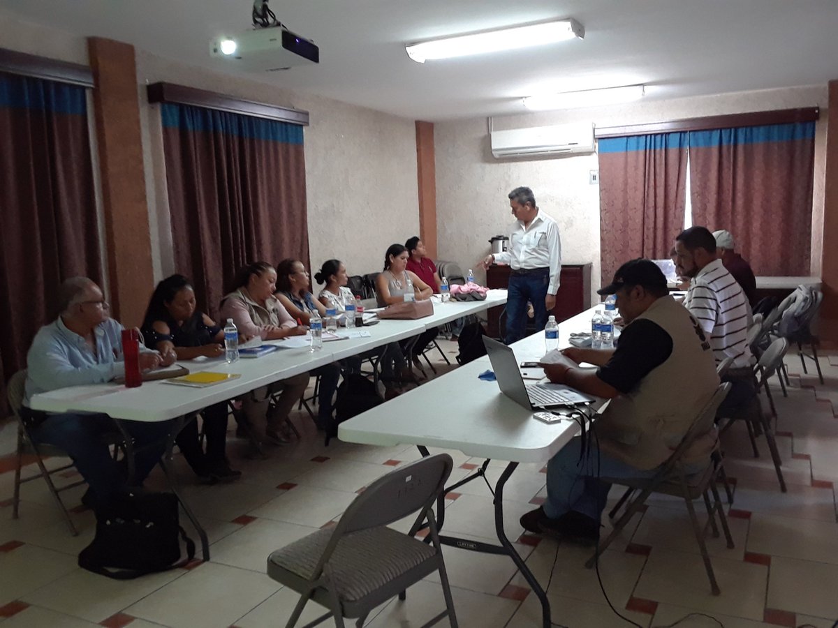 IEEASLP_cerrito's tweet photo. Se llevó acabo la Reunion de Balance Operativa de Técnicos Docentes, al igual que la Reunión de Enlaces del Programa Emergente del Alfabetización  (PEA) 
Coordinacion de Zona 2404
Septiembre 2019 https://t.co/fjyz5ie4d3