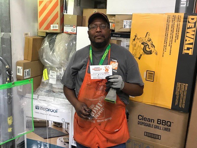 APRon_Rood's tweet photo. Key 1 Infocus Team Recognizing and thanking there peers for making safety a priority everyday. #SafetyFirst #SCAPchat #COH #DallasPride https://t.co/5uyG4zlwuC