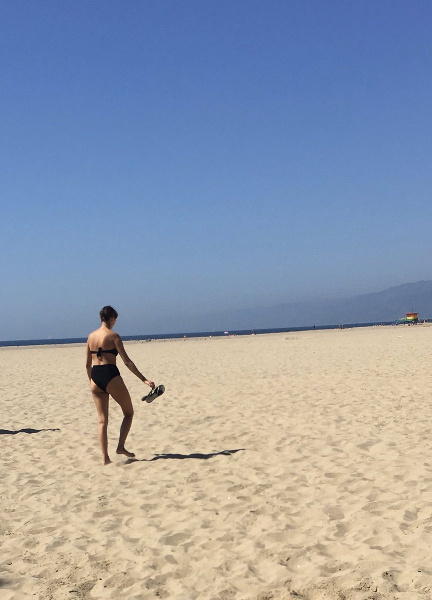 Beach__Creep's tweet photo. #CollegeCutie #CollegeBooty #VeniceBeachCreep #BeachCreep https://t.co/V4lXm5chEL