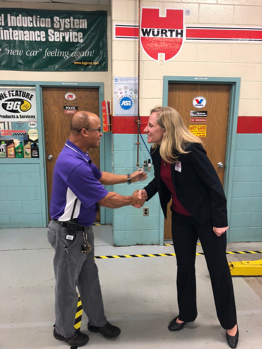 RepSpanberger's tweet photo. @HenricoSchools Thank you to the Hermitage faculty, students, &amp; administrators who shared their time today and showed me how @HenricoSchools are helping our #VA07 students get #LifeReady! I enjoyed spending time with the greenhouse management, automotive tech, and veterinary science classes. https://t.co/N5782j0w6P