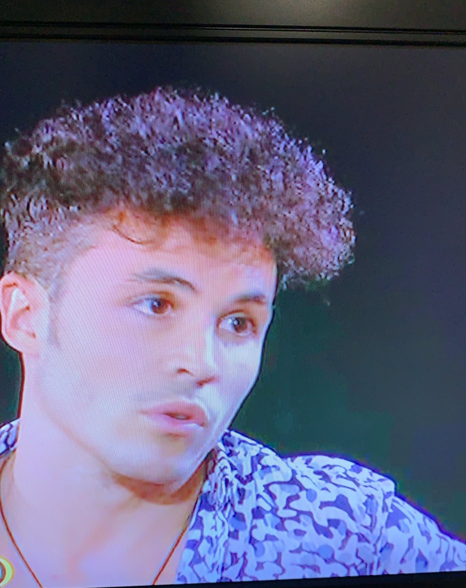 menudenuggets's tweet image. Hablemos de los pelos de señora #GHVIP90