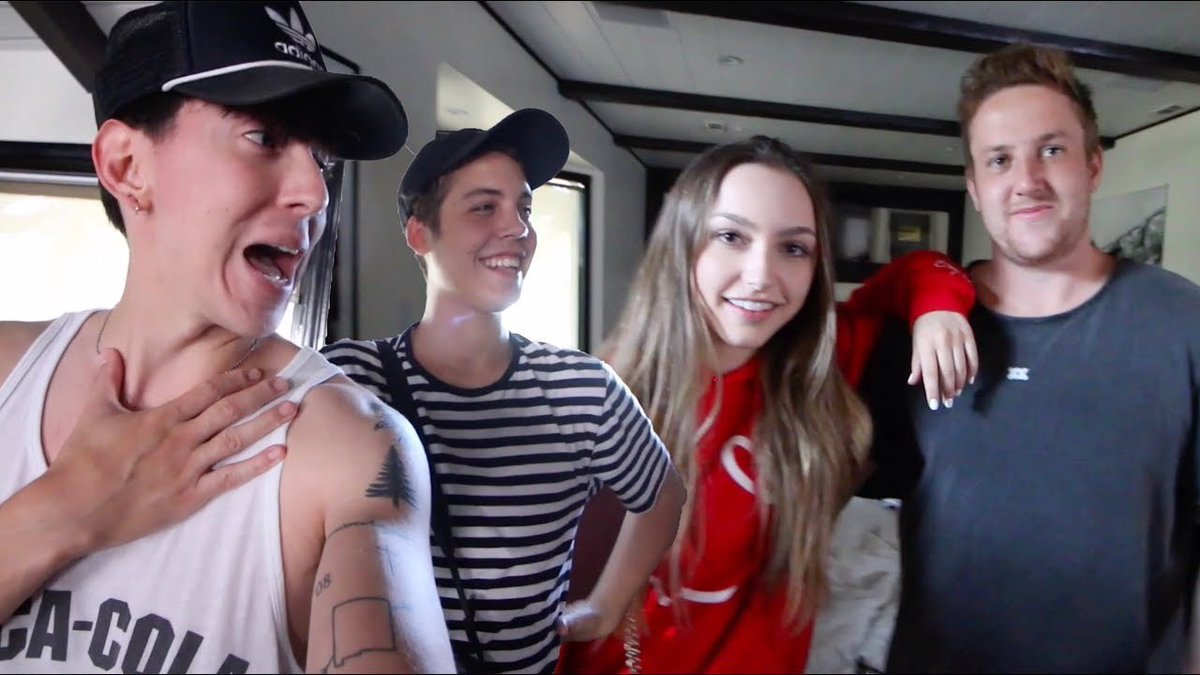 I want to give YOU a SHOUTOUT in my next video! Choosing 1 person who RT's this!

NEW VID IS UP! Like &amp; subscribe! ◟̽◞̽

ROOMMATES SECRET RELATIONSHIP STORY!! (finally can tell you)
youtu.be/Nb9oD8CDLJ8