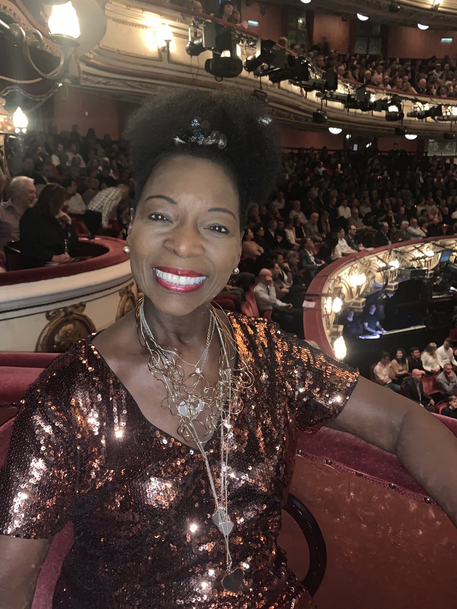 FloellaBenjamin's tweet photo. So love going to see @E_N_O opera productions, they are operas for the people and trying to achieve #diversitynirvana @stuartmurphy100 https://t.co/86QbwqC7sg