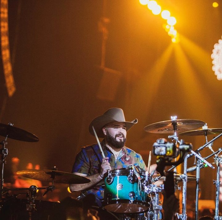 Becerritasmx's tweet photo. Hoy nuestro baterísta favorito está de festejo y desde acá le mandamos un fuerte abrazo con todo nuestro cariño 😊
Dios te bendiga muchos años más.
FELIZ CUMPLEAÑOS WERITO!!
🎉🎈🎊🎈🎉🎈🎊🎈🎉🎈🎊
@weroayala83 ❤ https://t.co/xoCgZxk3WY