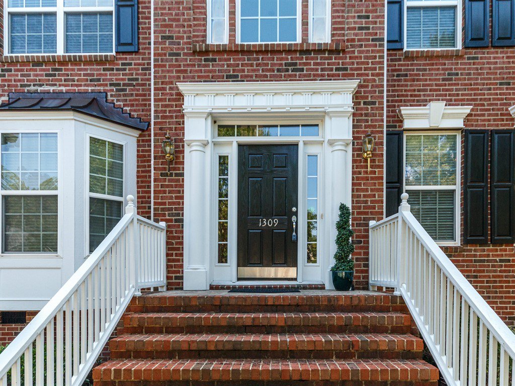 RealEstateDsgn's tweet photo. 🚨🏡Listing Alert 1309 Caribou Xing BEST location around! Access to American Tobacco Trail and short stroll to Southpoint. Nice open floor plan. 1st floor office w/French doors and bay window.
Tap link for moe info 👉https://t.co/RqABYbqbcb
@cme2sell #durhamRealEstate #REBD https://t.co/0yl3W8eyJ1