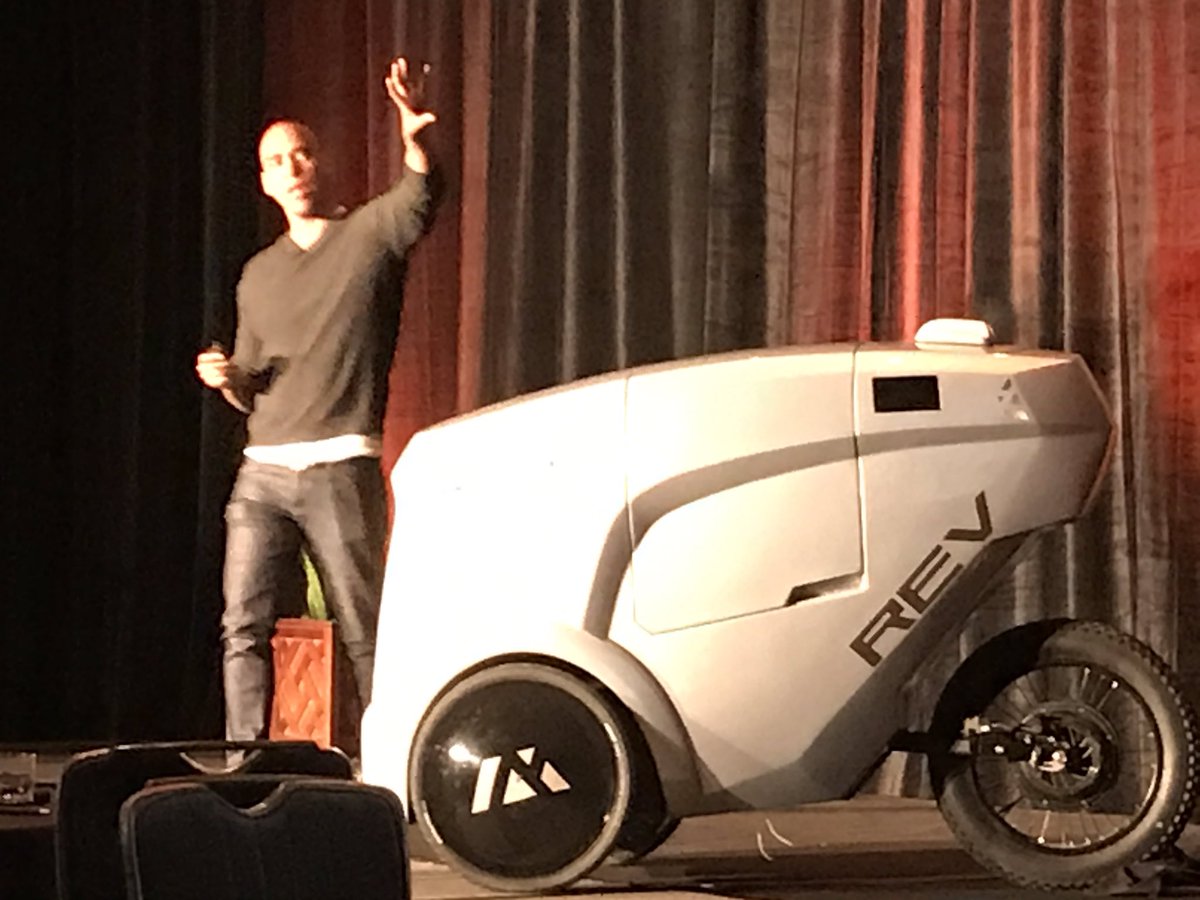 Matthew Johnson-Roberson from <a href="/UMich/">University of Michigan</a> <a href="/Ford/">Ford Motor Company</a>  Center for AVs on applying ML to robots without massive amounts of human labeling <a href="/iianalytics/">IIAnalytics</a> #IIASYMP2019