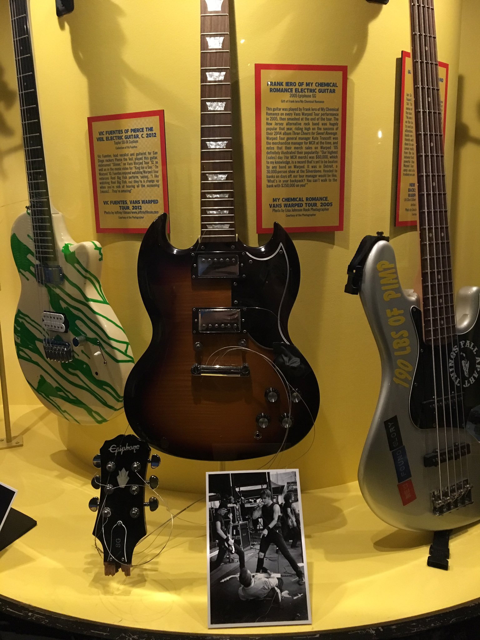 Cat but no fiddle on Twitter: "saw @FrankIero 's guitar he smashed at the  vans celebration exhibit at the rock n roll hall of fame, hell yeah  https://t.co/ybpYgm19Bj" / Twitter
