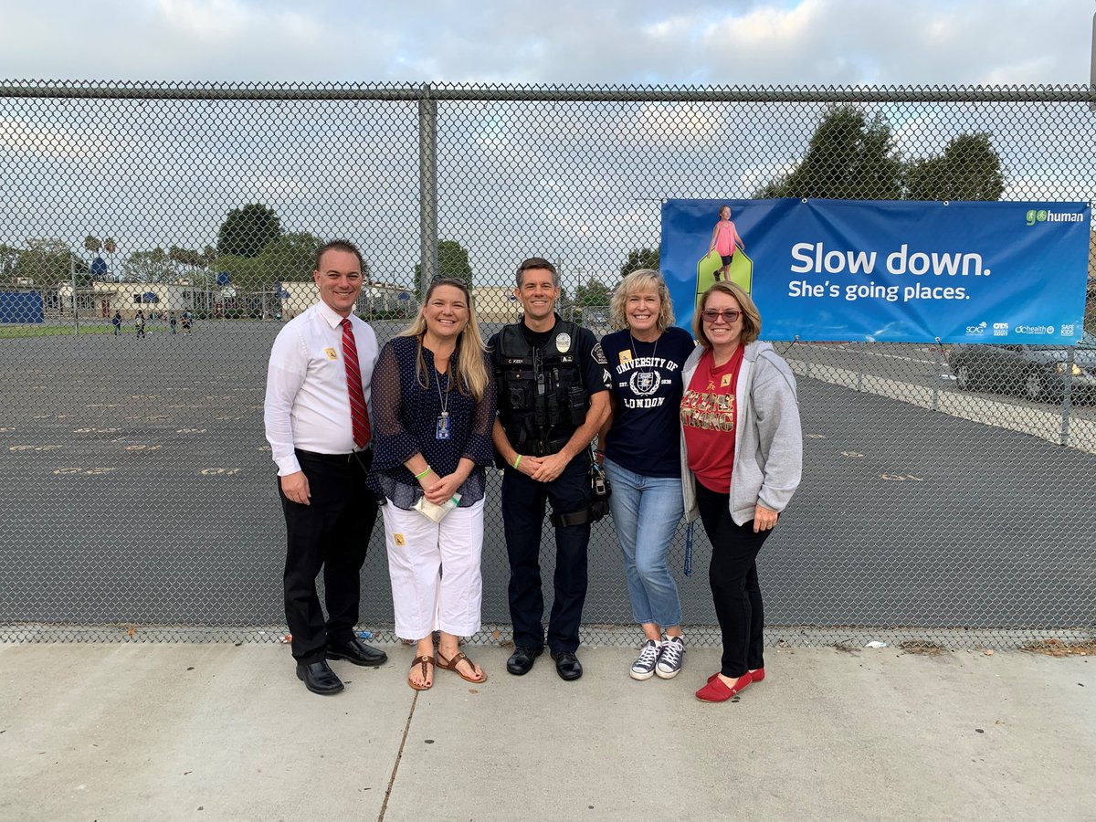 OCTAnews's tweet photo. #OCTA Chairman @TimShawPWR &amp; @SupChaffee4 staff celebrated #WalkToSchoolDay this morning at Orangethorpe Elementary in Fullerton. @Walkbikeschool is all about promoting safe routes to schools &amp; celebrating the health &amp; environmental benefits of walking and biking to school. https://t.co/dOkzukenab