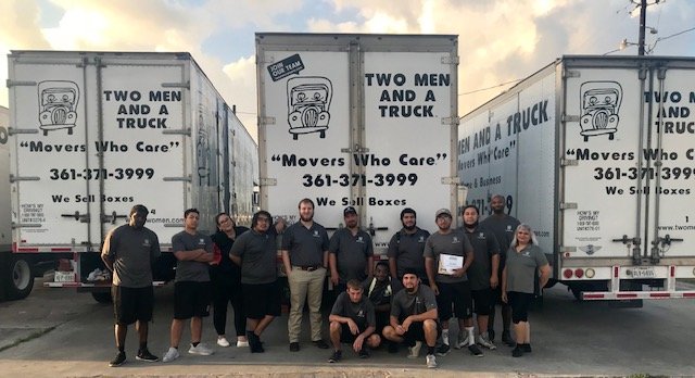 TwoMenCC's tweet photo. Your @TwoMenCC team #MovingCorpusChristiForward!
#WorkItWednesday #MoversWhoCare #TwoMenCC #MovingCCForward https://t.co/3BNjIyEMzf