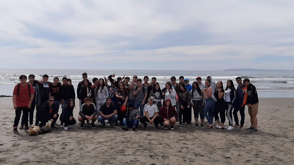 SSVP_Chile's tweet photo. Compartimos la tremenda experiencia que vivieron hoy los alumnos de 3º y 4 medio de la Escuela Industrial Talleres de San Vicente que pusieron a prueba su perseverancia aprendiendo lecciones para la vida a través de la práctica del #surf en la Playa La Boca de #Concón https://t.co/vw3QTvTHtn