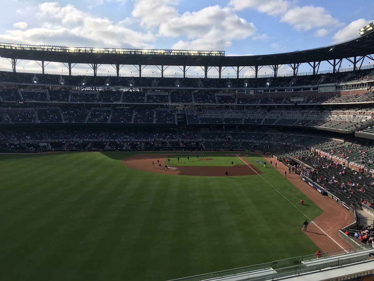 CharlieMarlow_'s tweet photo. Wow! 1-minute before the start of Game 5 of the NLDS and the stadium is almost completely empty. Must be a terrible fan base! https://t.co/GtptwUcbDz