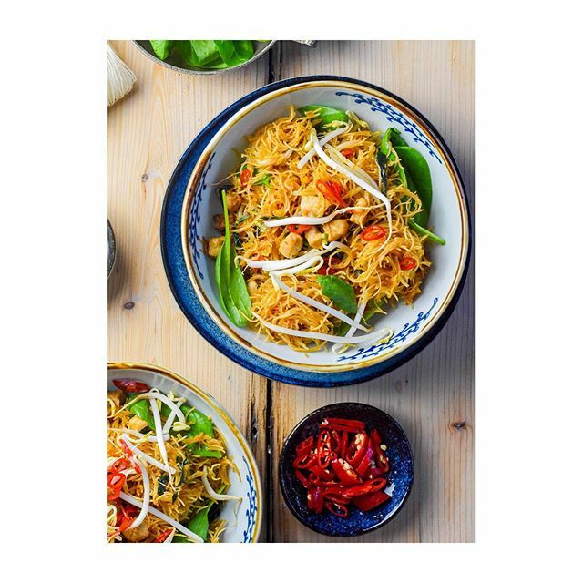 On_Ts_Table's tweet photo. Spent the morning learning how to make authentic Singaporean noodles from my very talented friend @paulanordholt. She said that these are a very typical breakfast and the ultimate comfort food - and now I only want to eat these noodles for breakfast ... … https://t.co/BibsHyDyKC https://t.co/GSoxIHQpAw