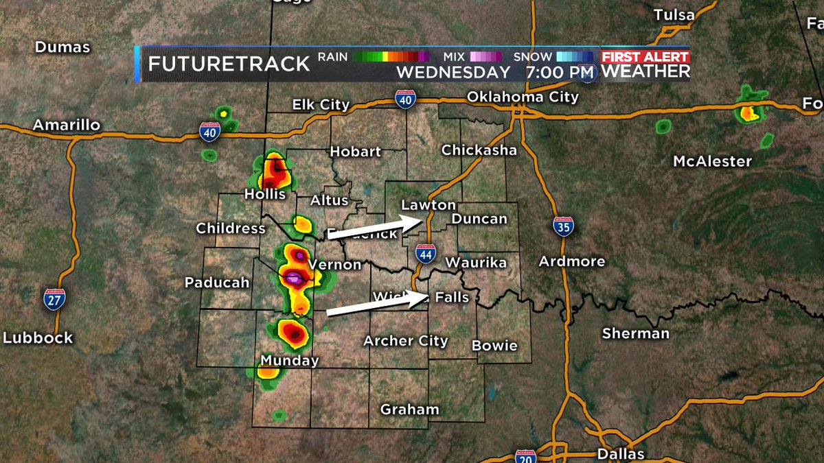 MattD_KSWO's tweet photo. A few #severe #storms possible this evening between 6-10pm. #Firstalertwx #kswo #lawton #Texomawx #firstalert7 #severeweather https://t.co/7UPJibmIXe