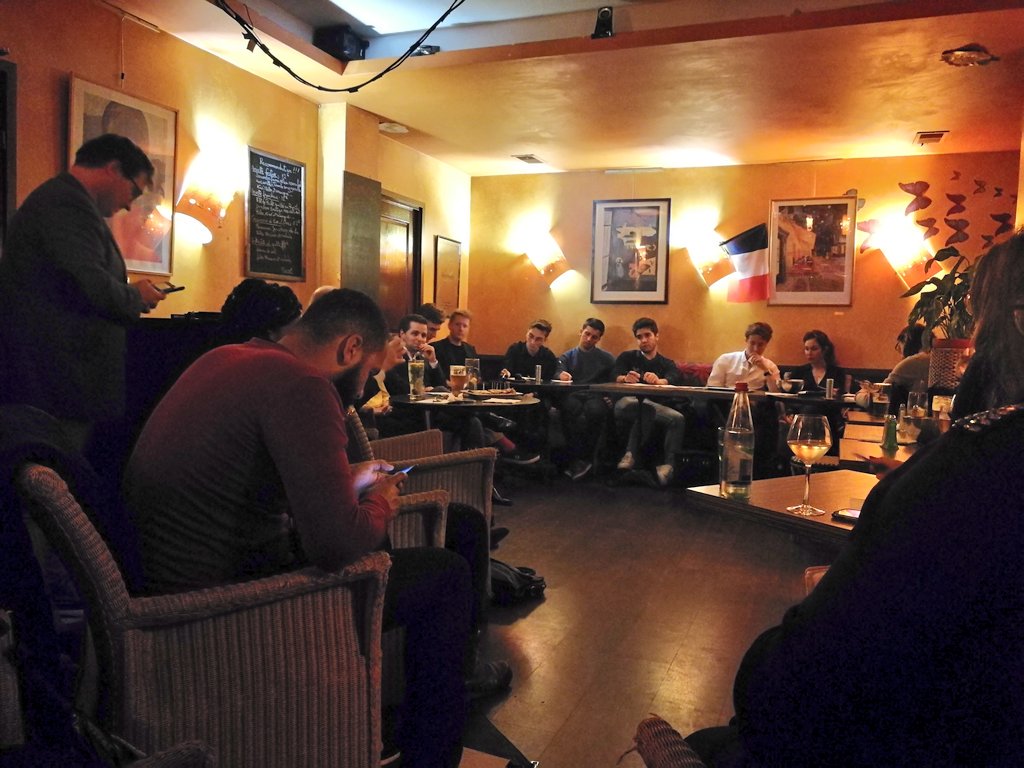 OLePennetier's tweet photo. #politique #retraite | Ce soir les #jamidf menés par @guillaumeidf acceuillent @pietraszewski_l pour exposer et échanger sur la réforme des retraites en cours! Co construction de tout un programme avec les plus jeunes! 👏 https://t.co/MgWO7Rdbn6